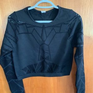 Midriff black workout shirt.